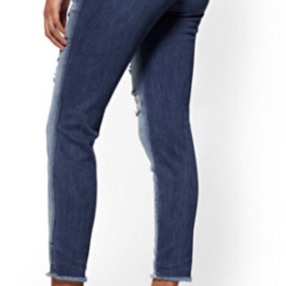 Soho Jeans Destroyed TwoTone High-Waist Boyfriend - Picture 4 of 4